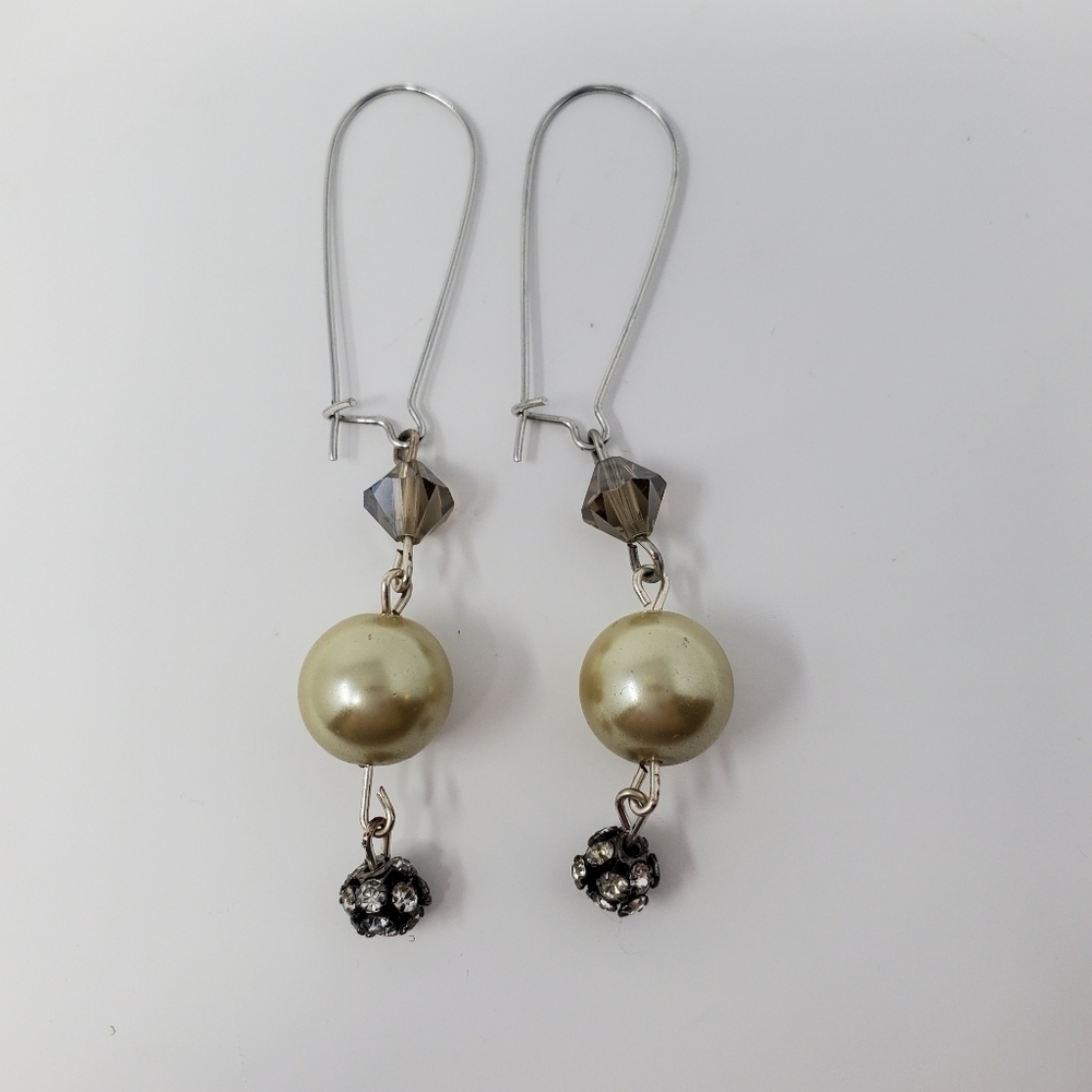 Kidney bean beaded earrings